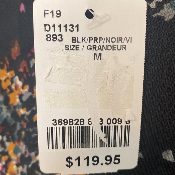 NWT Le Chateau long sleeve belted flower print dress. Size M. - Picture 9 of 9